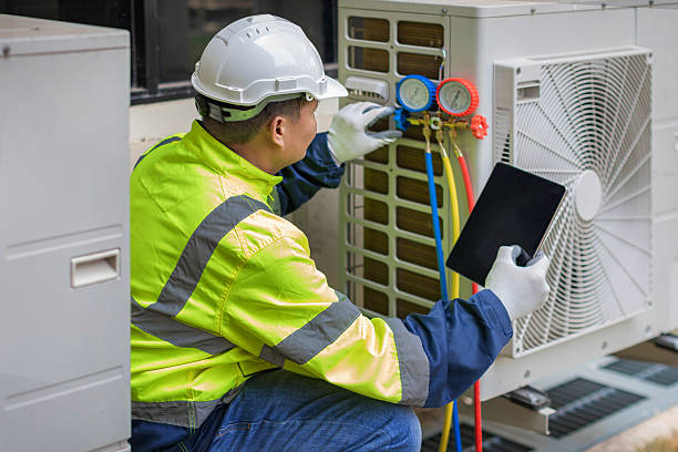 Professional Hvac technician working in Bartonsville, MD